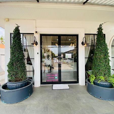 La Riva Boutique Hotel Kamphaeng Phet Exterior photo