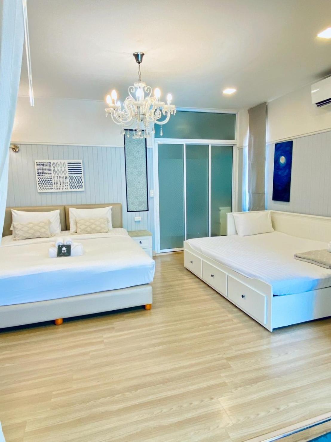 La Riva Boutique Hotel Kamphaeng Phet Exterior photo