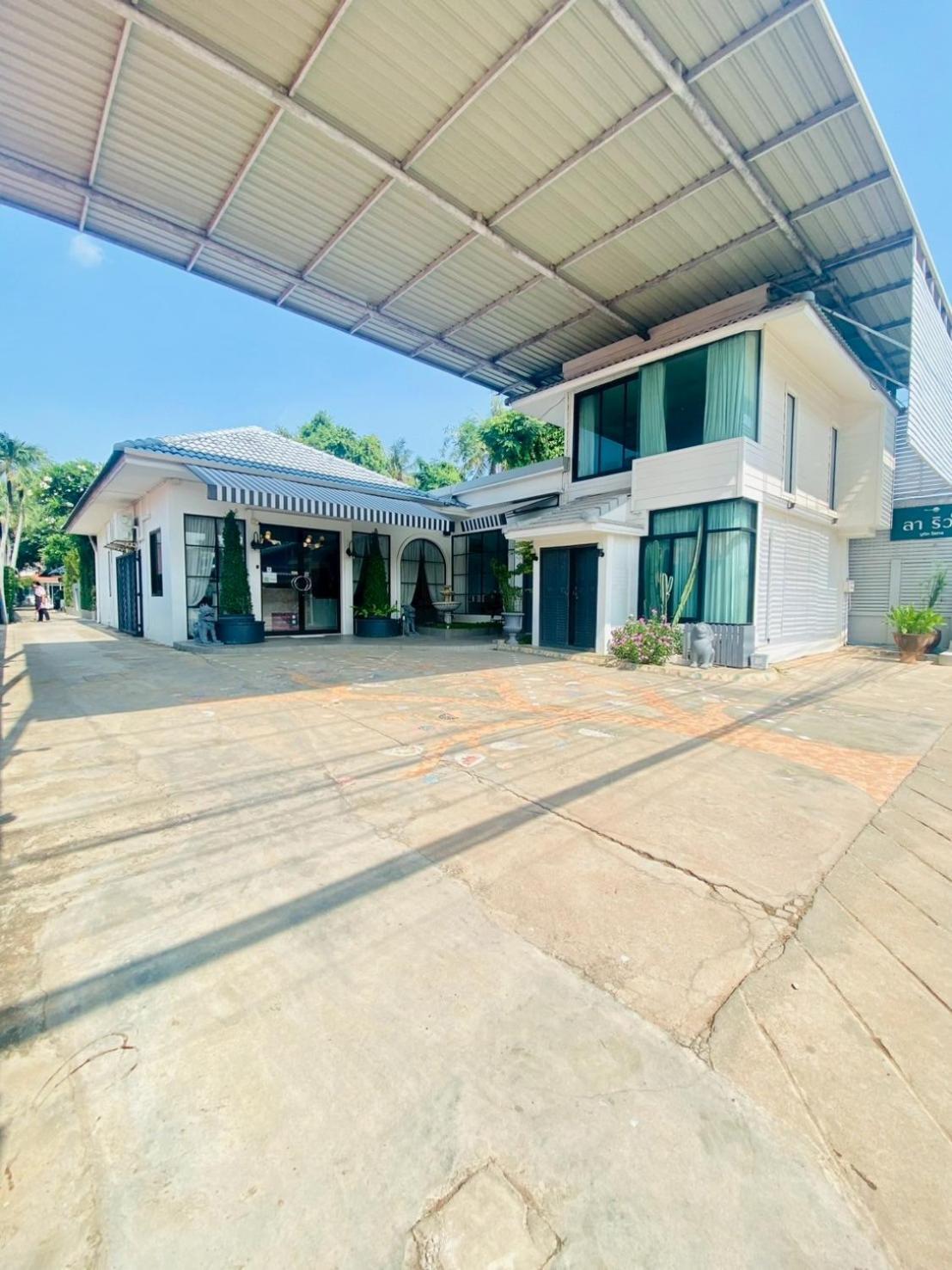 La Riva Boutique Hotel Kamphaeng Phet Exterior photo