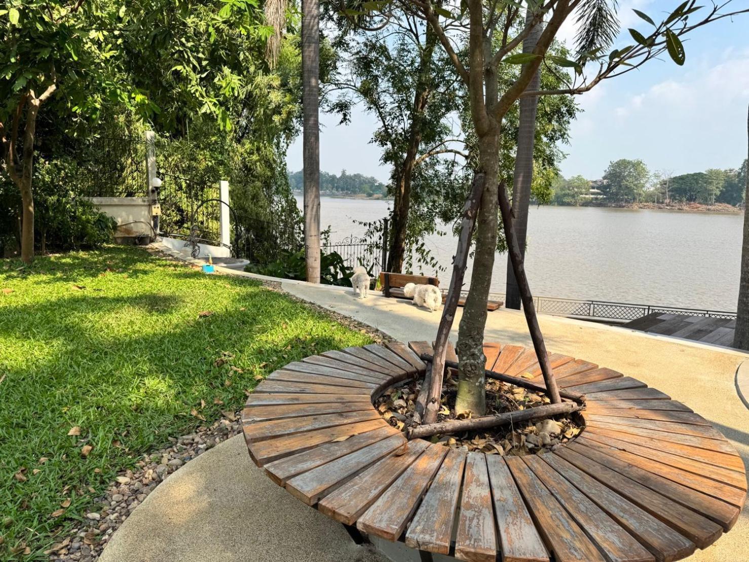 La Riva Boutique Hotel Kamphaeng Phet Exterior photo